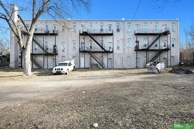 2416 S 16th Street, Omaha, NE 68108