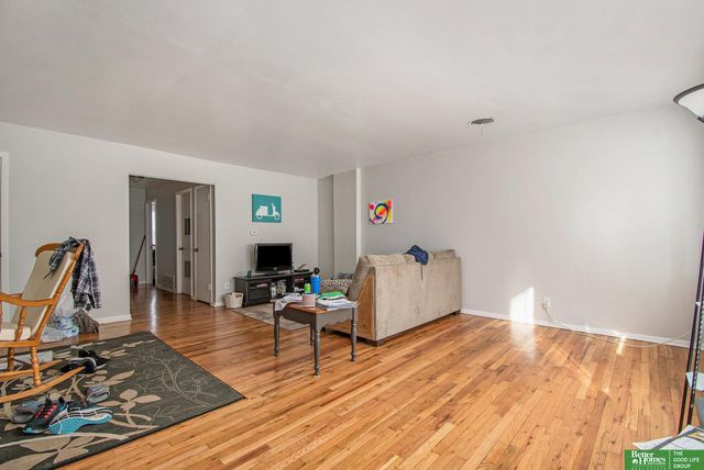 2416 S 16th Street, Omaha, NE 68108