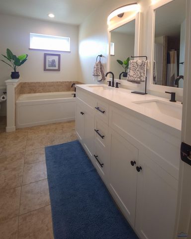 2702 WILDHORSE DR, Rapid City, SD 57703