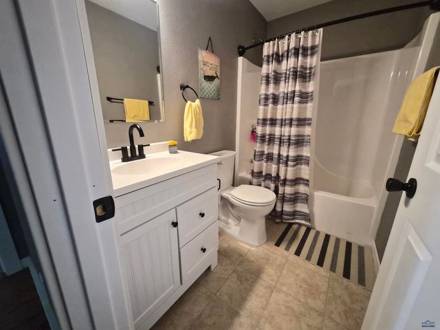 2702 WILDHORSE DR, Rapid City, SD 57703