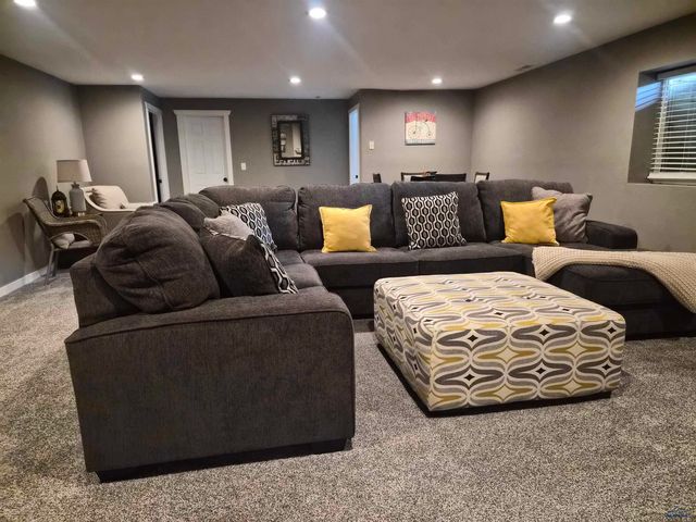 2702 WILDHORSE DR, Rapid City, SD 57703