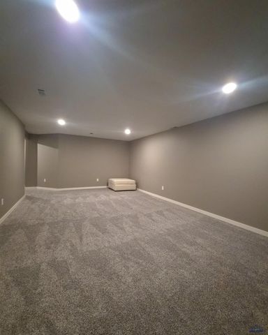 2702 WILDHORSE DR, Rapid City, SD 57703