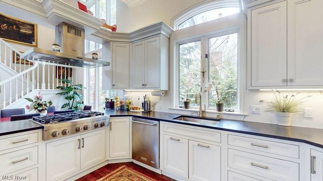 21121 S Woodland Road, Shaker Heights, OH 44122