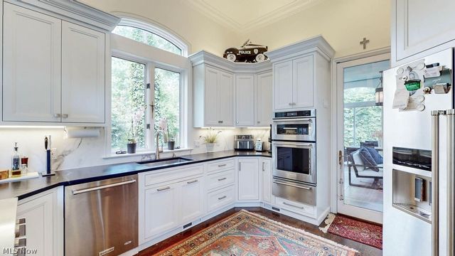 21121 S Woodland Road, Shaker Heights, OH 44122
