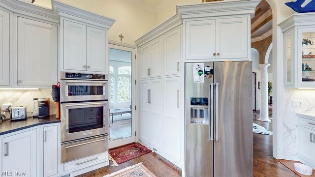 21121 S Woodland Road, Shaker Heights, OH 44122