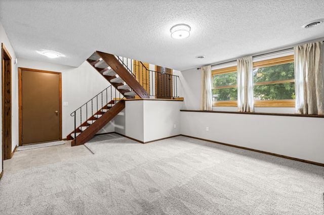 3531 Pilgrim Lane N, Plymouth, MN 55441