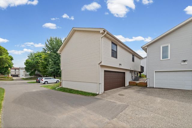 3531 Pilgrim Lane N, Plymouth, MN 55441