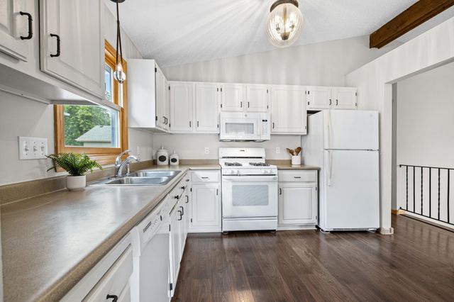 3531 Pilgrim Lane N, Plymouth, MN 55441