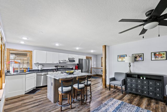3531 Pilgrim Lane N, Plymouth, MN 55441