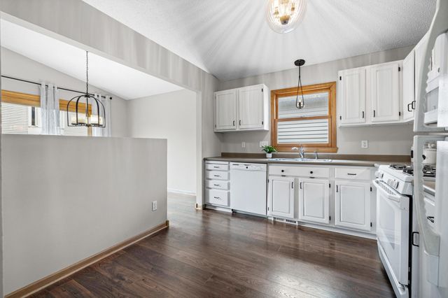 3531 Pilgrim Lane N, Plymouth, MN 55441