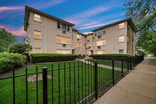 5700 W Montrose Avenue 3D, Chicago, IL 60634