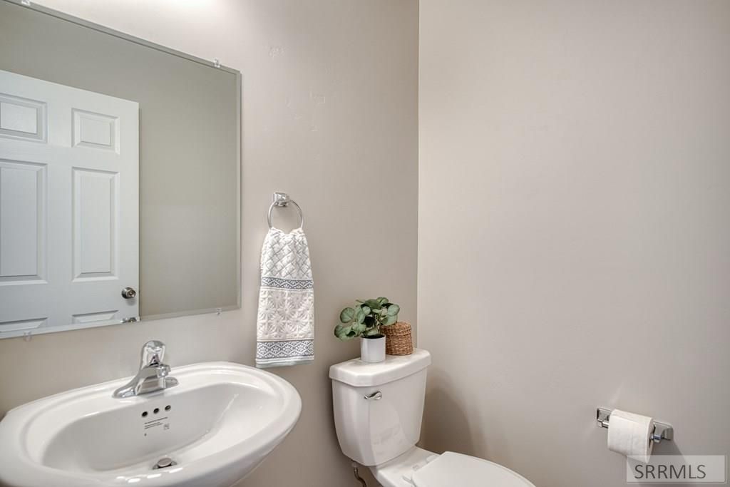 Image 10 of property listing at 2015 Lawrence Lane # 602, Blackfoot, ID 83221