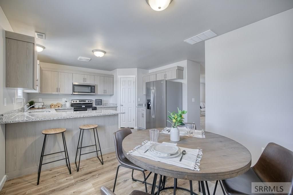 Image 15 of property listing at 2015 Lawrence Lane # 602, Blackfoot, ID 83221