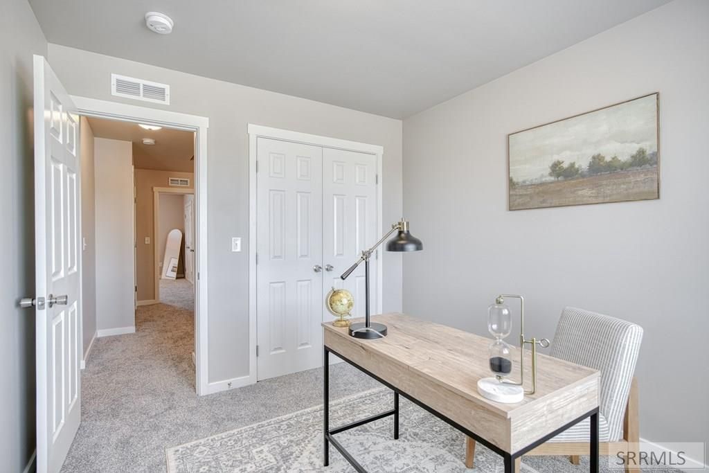 Image 23 of property listing at 2015 Lawrence Lane # 602, Blackfoot, ID 83221