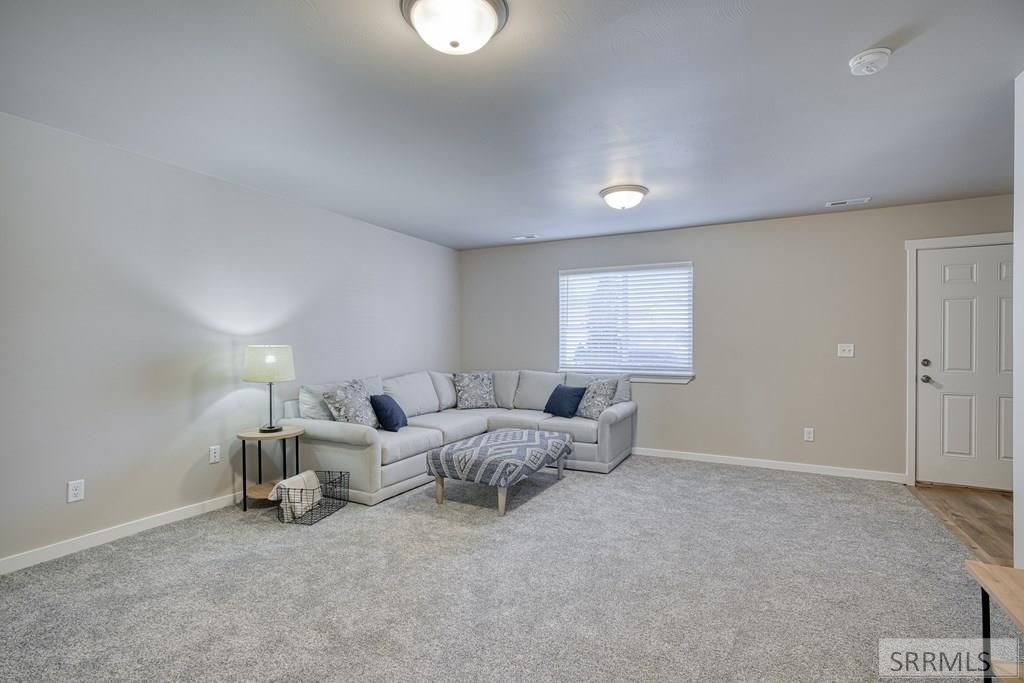 Image 5 of property listing at 2015 Lawrence Lane # 602, Blackfoot, ID 83221