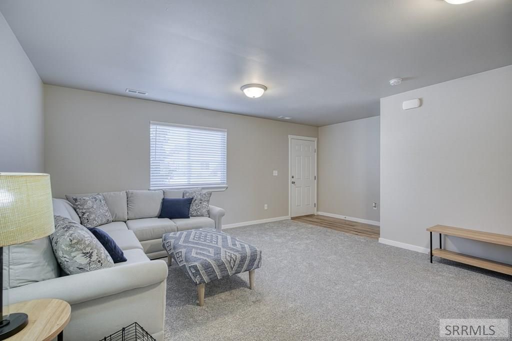 Image 6 of property listing at 2015 Lawrence Lane # 602, Blackfoot, ID 83221