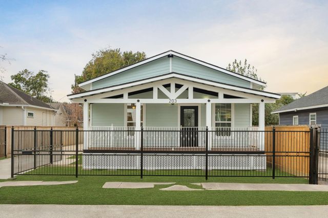 203 Archer Street, Houston, TX 77009