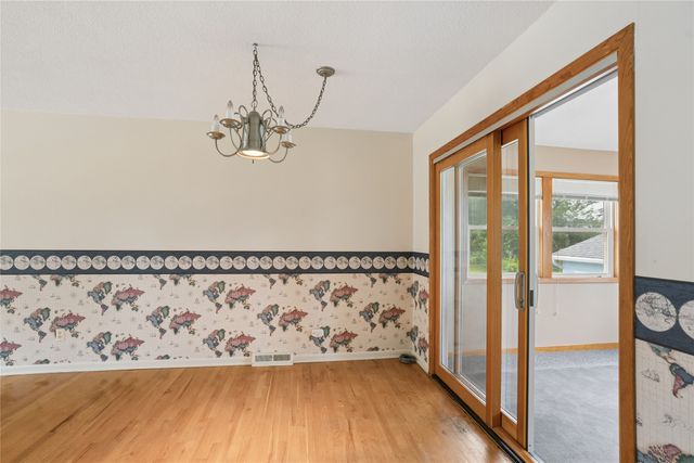 4410 64th Street, Urbandale, IA 50322