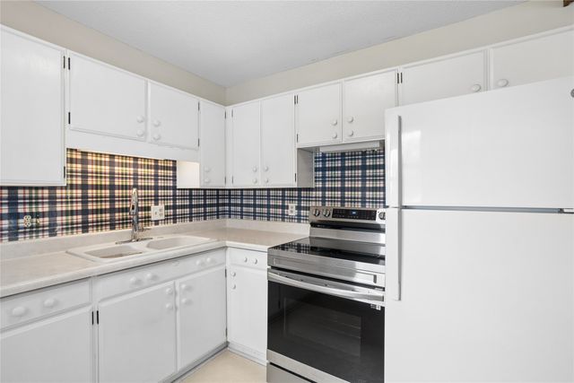 4410 64th Street, Urbandale, IA 50322
