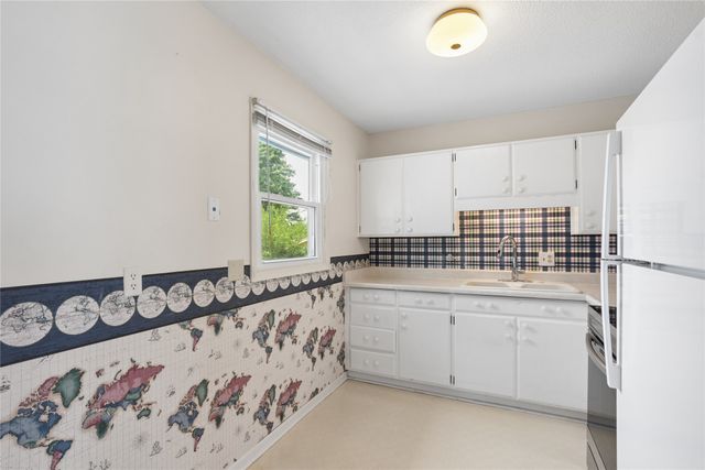 4410 64th Street, Urbandale, IA 50322