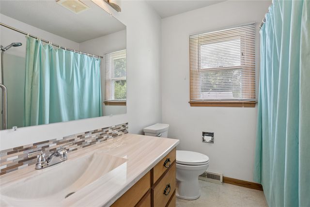 4410 64th Street, Urbandale, IA 50322