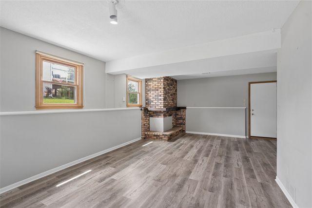 4410 64th Street, Urbandale, IA 50322