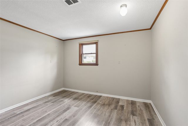 4410 64th Street, Urbandale, IA 50322