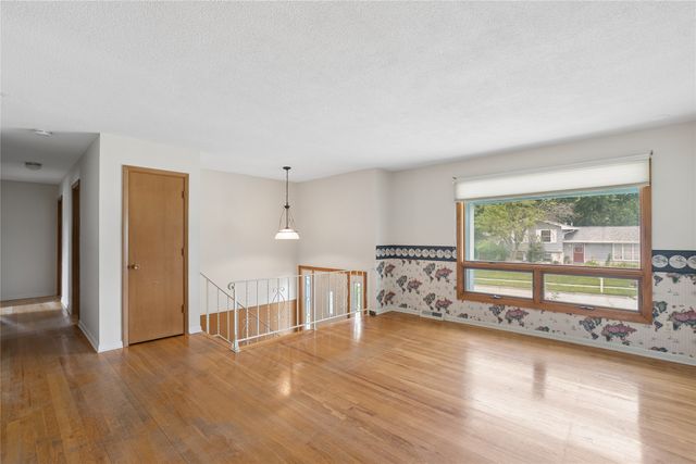 4410 64th Street, Urbandale, IA 50322