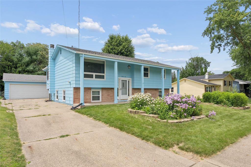 4410 64th Street, Urbandale, IA 50322