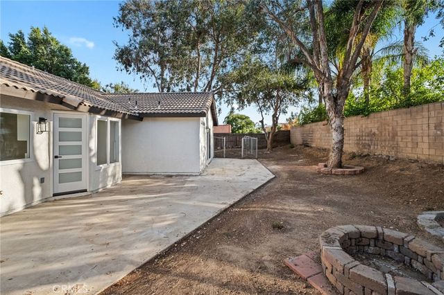 156 S Loretta Avenue, Rialto, CA 92376