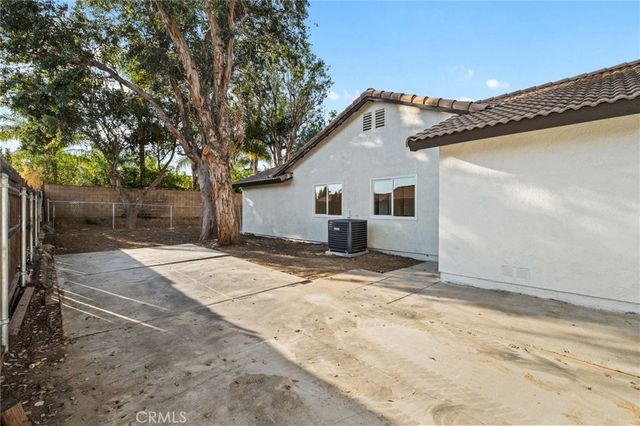 156 S Loretta Avenue, Rialto, CA 92376