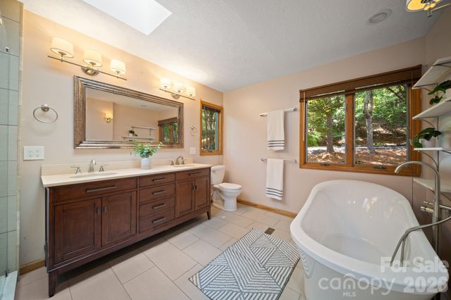 1105 High Vista Drive, Mills River, NC 28759
