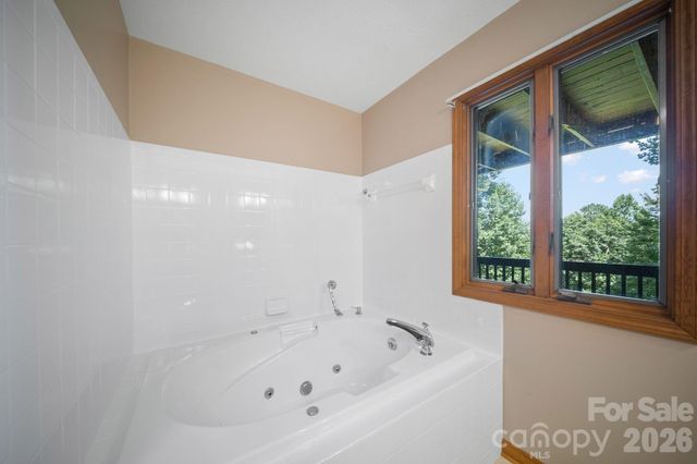 1105 High Vista Drive, Mills River, NC 28759