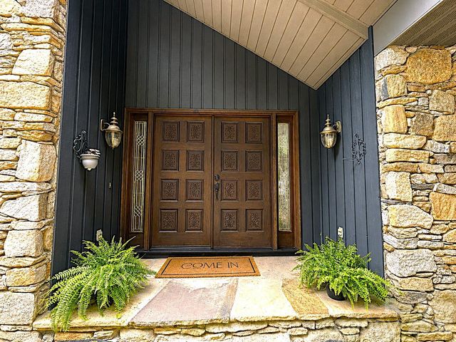 1105 High Vista Drive, Mills River, NC 28759