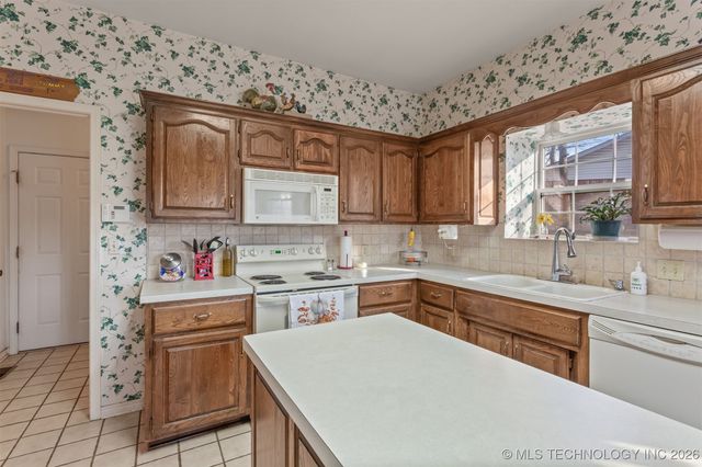 504 W 34th Street, Sand Springs, OK 74063