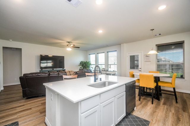 1507 Homewood Point Lane, Rosharon, TX 77583
