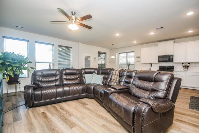 1507 Homewood Point Lane, Rosharon, TX 77583