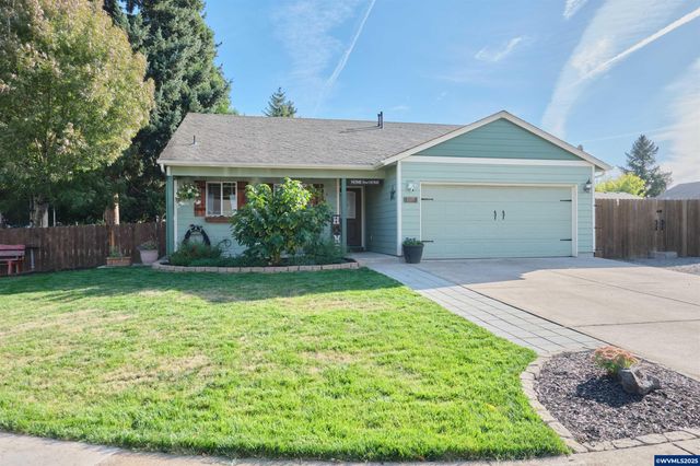 1055 Orchard Ct, Stayton, OR 97383