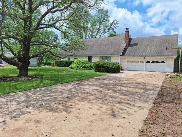 8306-8310 McCormack Drive, Lenexa, KS 66227