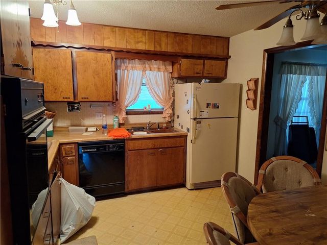 8306-8310 McCormack Drive, Lenexa, KS 66227