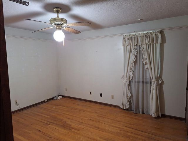 8306-8310 McCormack Drive, Lenexa, KS 66227