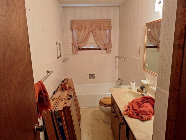 8306-8310 McCormack Drive, Lenexa, KS 66227