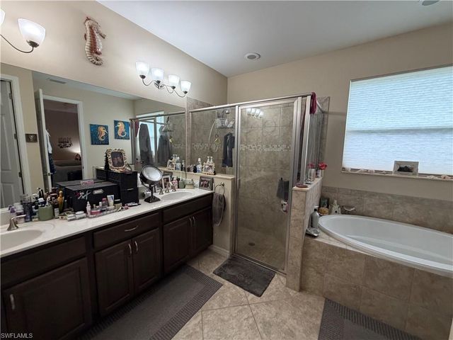 3115 Amadora CIR, Cape Coral, FL 33909