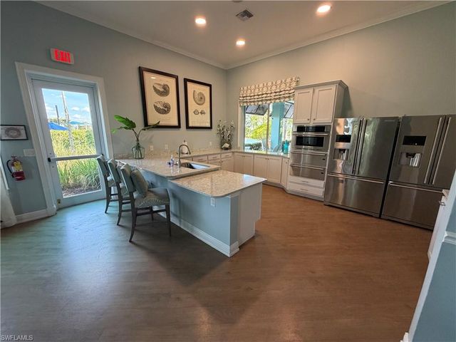 3115 Amadora CIR, Cape Coral, FL 33909