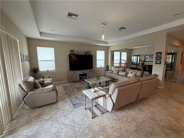 3115 Amadora CIR, Cape Coral, FL 33909