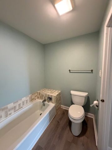823 E Coach Road 5, Palatine, IL 60074