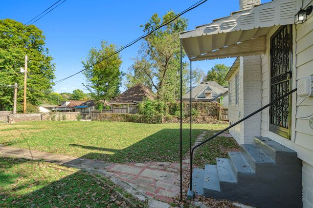 2186 MONROE AVE, Memphis, TN 38104