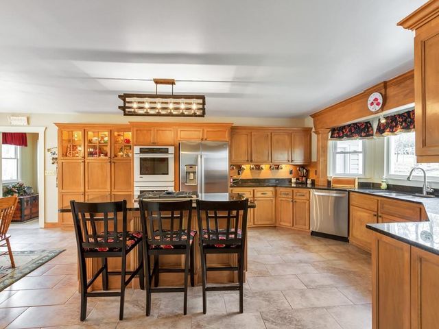 31 Fawn Lake Trail NE, White, GA 30184