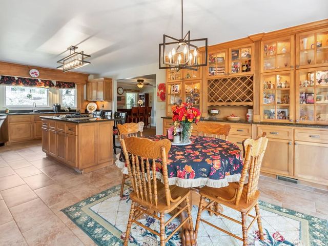 31 Fawn Lake Trail NE, White, GA 30184