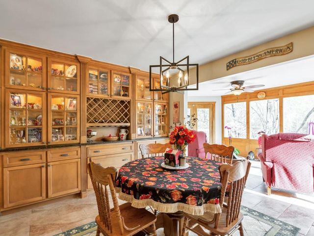 31 Fawn Lake Trail NE, White, GA 30184